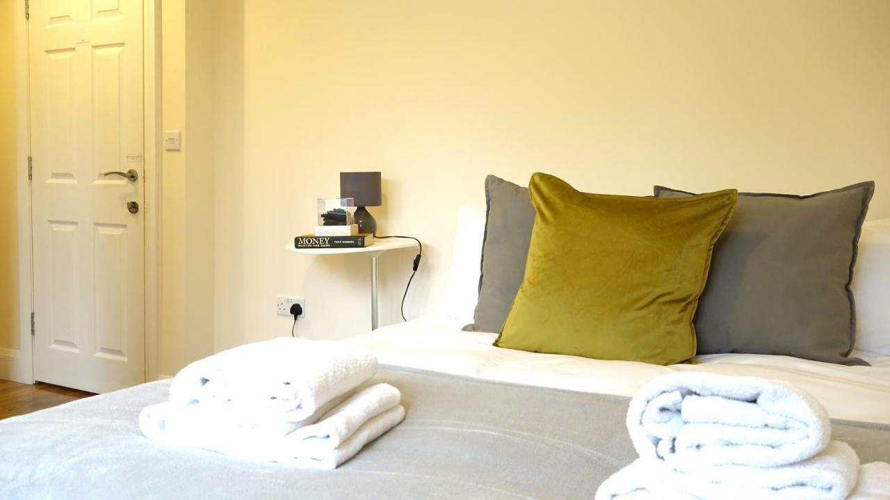 Heathrow Ensuite Rooms- Auto Check In London Exterior photo