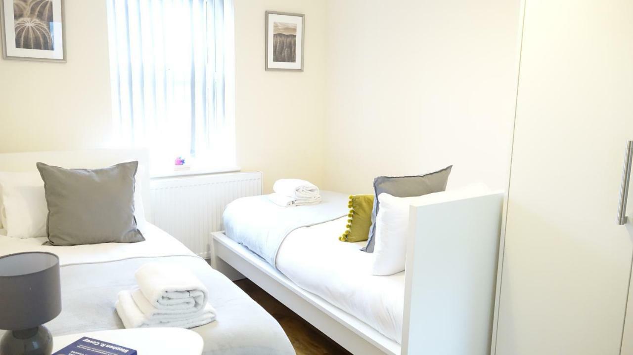 Heathrow Ensuite Rooms- Auto Check In London Exterior photo