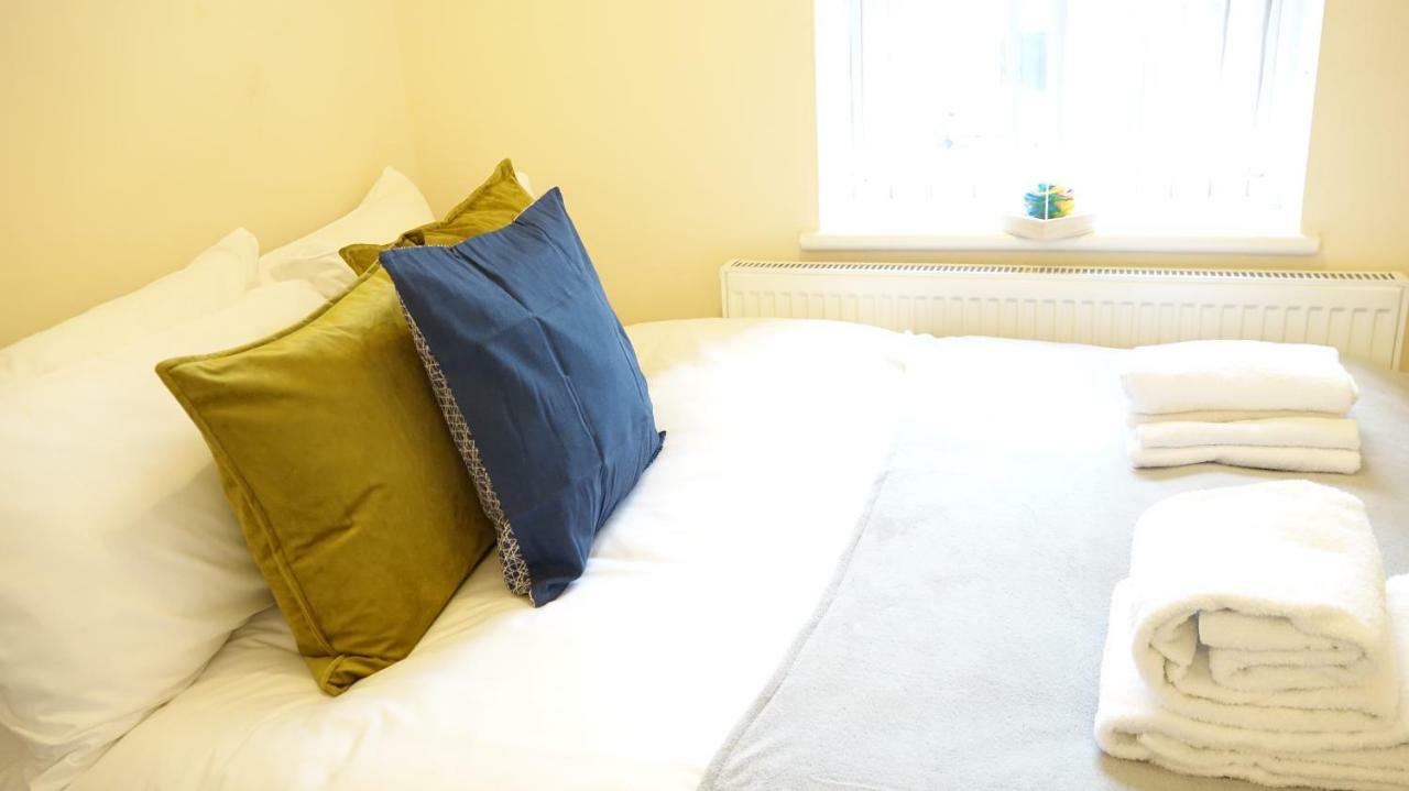 Heathrow Ensuite Rooms- Auto Check In London Exterior photo