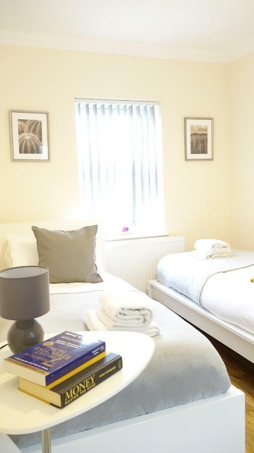 Heathrow Ensuite Rooms- Auto Check In London Exterior photo